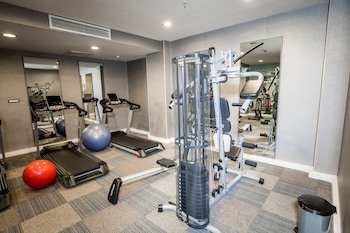 Parkside Hotel & Apartments