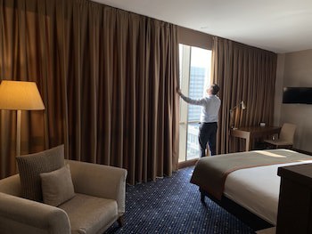 Parkside Hotel & Apartments