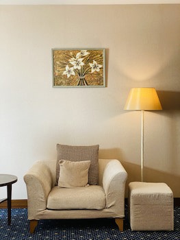 Parkside Hotel & Apartments