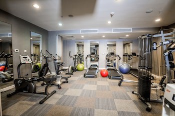Parkside Hotel & Apartments