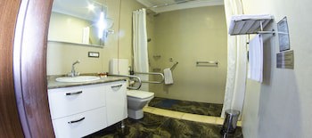 Parkside Hotel & Apartments