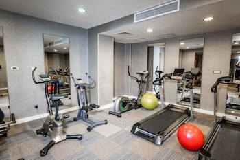 Parkside Hotel & Apartments