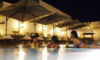 The Avenue Plaza Hotel