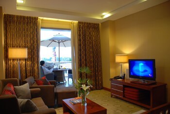 The Avenue Plaza Hotel
