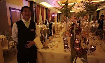 The Avenue Plaza Hotel