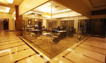 The Avenue Plaza Hotel
