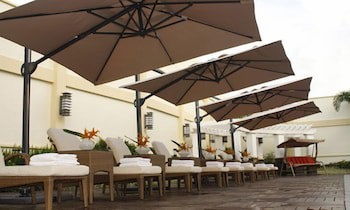 The Avenue Plaza Hotel
