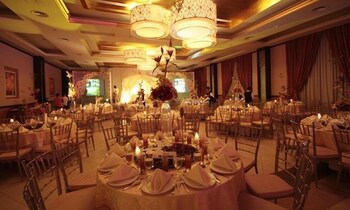 The Avenue Plaza Hotel