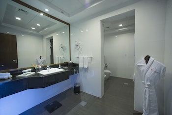 Ramada by Wyndham Abu Dhabi Corniche fotoğrafı