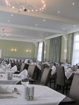 Ommaroo Hotel