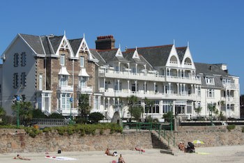 Ommaroo Hotel