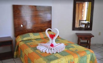 Costa Alegre Hotel & Suites