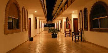 Costa Alegre Hotel & Suites