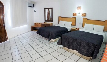 Costa Alegre Hotel & Suites