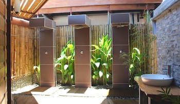Pacific Crown Hotel