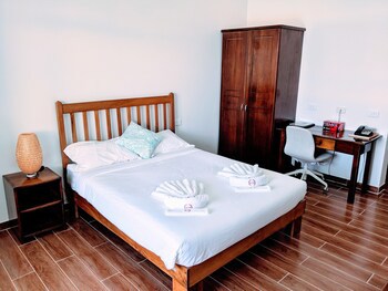 Pacific Crown Hotel