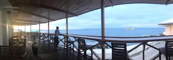Pacific Crown Hotel