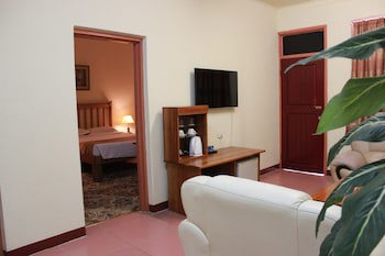 Pacific Crown Hotel