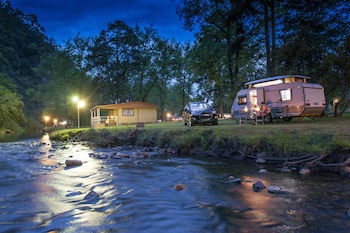 Merry Pebbles Resort & Caravan Park