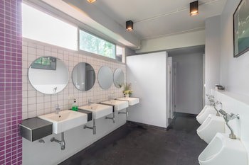 Cheqinn Hostel Sukhumvit 4