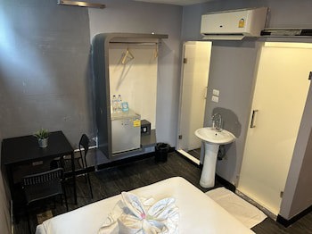 Cheqinn Hostel Sukhumvit 4