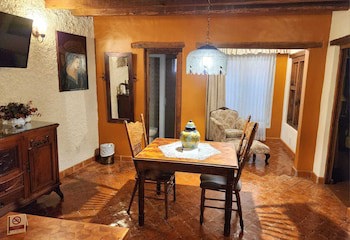El Meson De Los Poetas