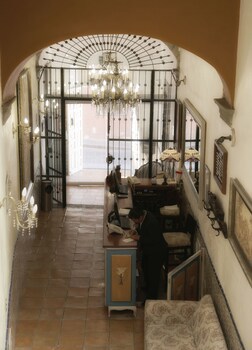 El Meson De Los Poetas