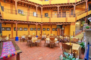 El Meson De Los Poetas