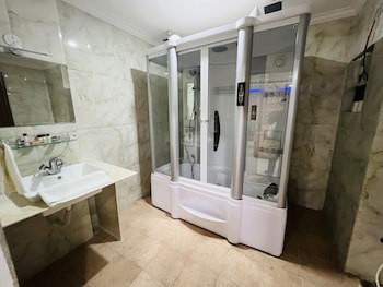 Bodhgaya Regency Hotel