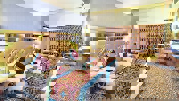 Royal Holiday Palace