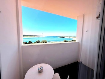 Hs Milfontes Beach