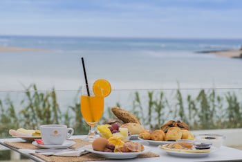 Hs Milfontes Beach