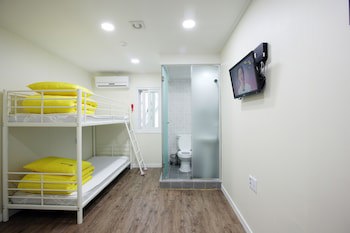 24 Guesthouse Myeongdong Avenue