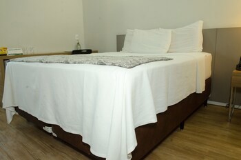 Impar Suites Expominas Hotel