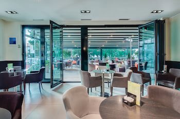 Bb Residence