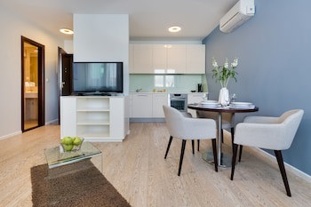 Bb Residence