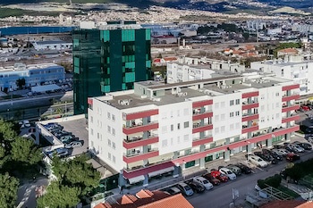 Bb Residence