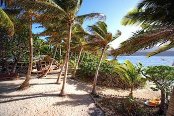 Barefoot Manta Island