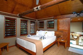 Barefoot Manta Island