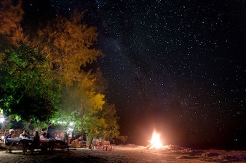Barefoot Manta Island