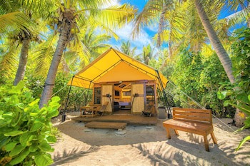 Barefoot Manta Island