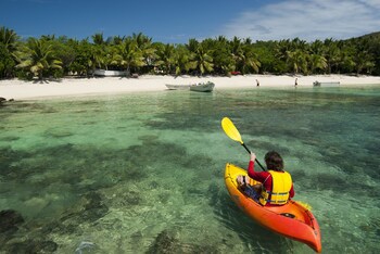 Barefoot Manta Island