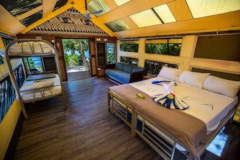 Barefoot Manta Island