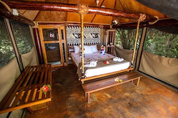 Barefoot Manta Island