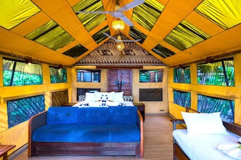 Barefoot Manta Island