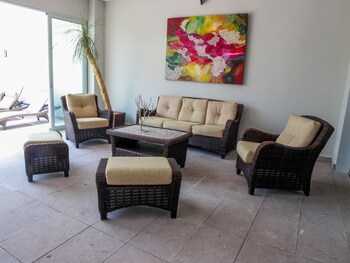 Casabella Art/Boutique Hotel