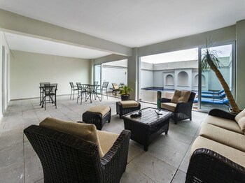 Casabella Art/Boutique Hotel