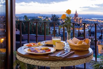 El Palomar Hotel