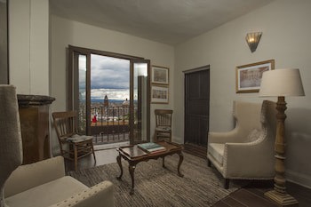 El Palomar Hotel