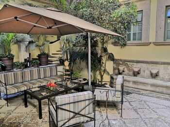 El Palomar Hotel